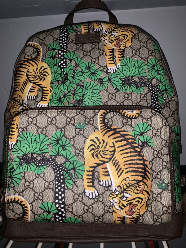 gucci tiger print backpack
