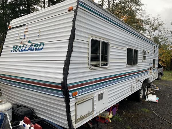 27 foot travel trailer with kitchen bars