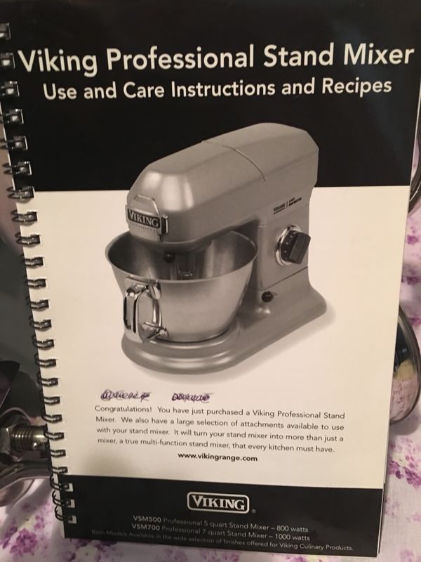 VIKING PROFESSIONAL STAND MIXER 7 QT 1000 WATTS for Sale in Laveen
