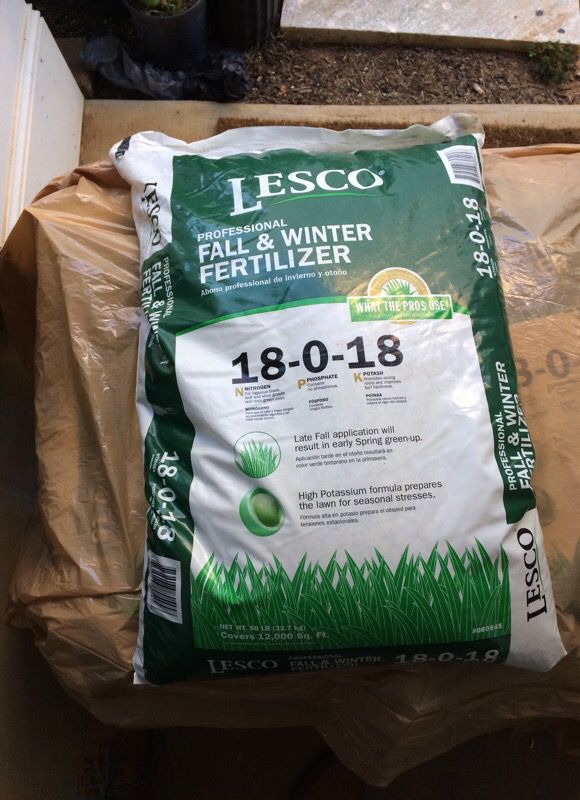 9 x 50lb Lesco Fall & Winter Fertilizer 18-0-18 for Sale in Mint Hill