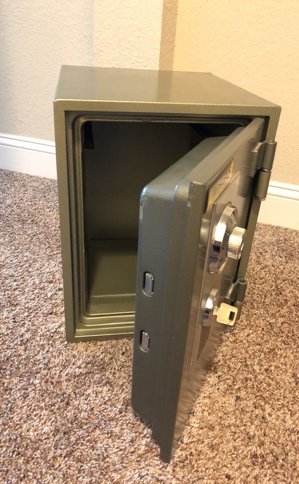 Brinks safe model 5059 for Sale in Chesapeake, VA OfferUp