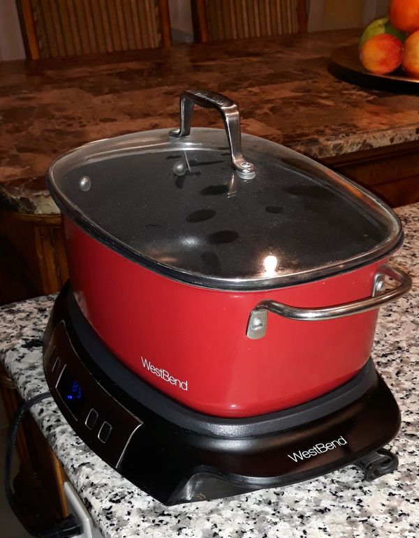 West Bend Versatility Slow Cooker (5 quart ) for Sale in Las Vegas, NV