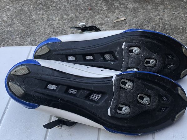 size 4 tennis shoes