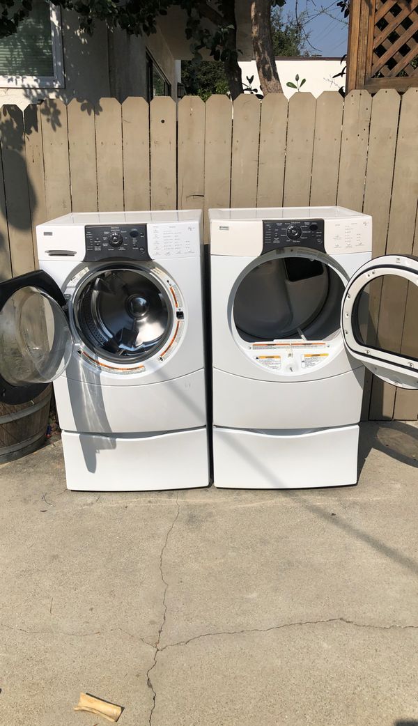 Kenmore Elite HE3t Washer & Gas Dryer w/pedestals for Sale in Glendale