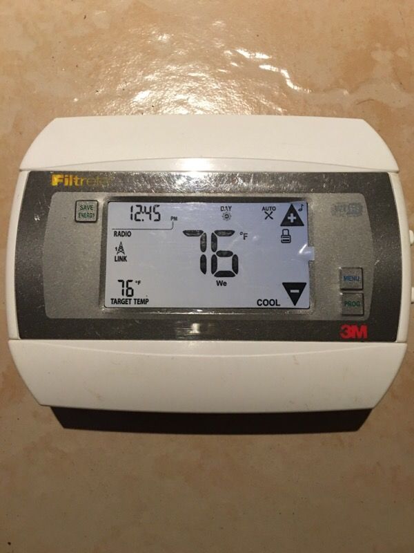 Thermostat Filtrete 3M for Sale in Chicago, IL - OfferUp