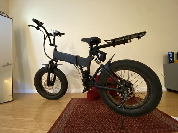 Swagtron EB-8 Folding Electric Bike with Helment and two locks for Sale in Santa Maria, CA - OfferUp
