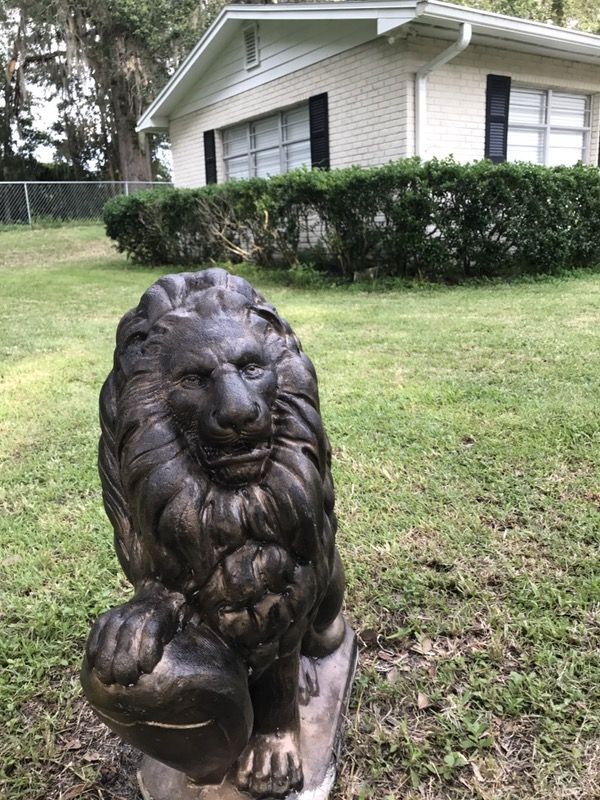 Concrete horse mailbox, concrete lion statue for Sale in Brooksville