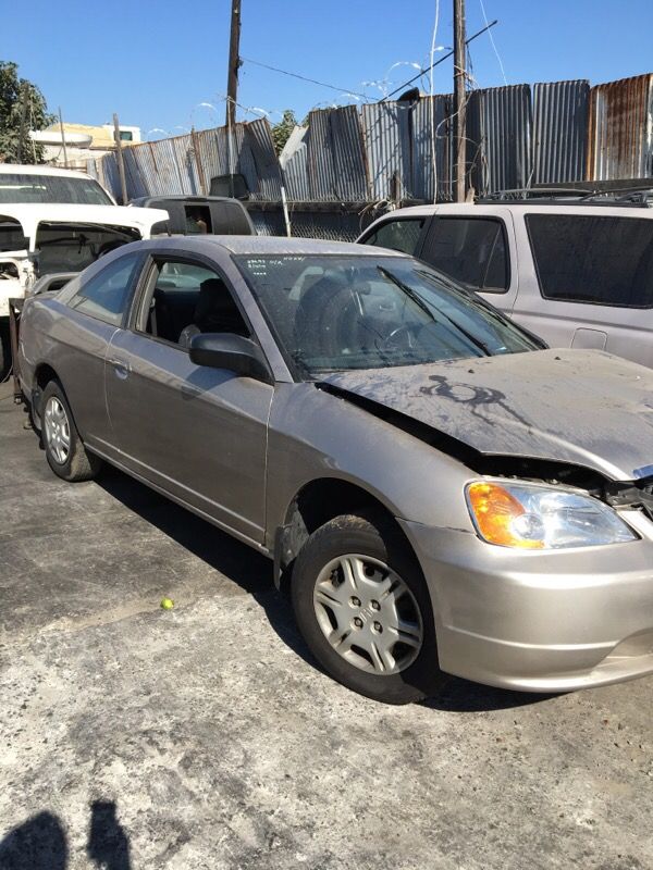  2002  Honda  Civic  Coupe 1 7 Engine  For Parts for Sale in 