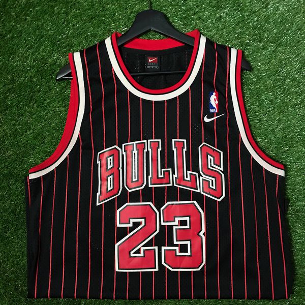 Early 2000s Nike Chicago Bulls Jordan Jersey for Sale in Kent, WA - OfferUp