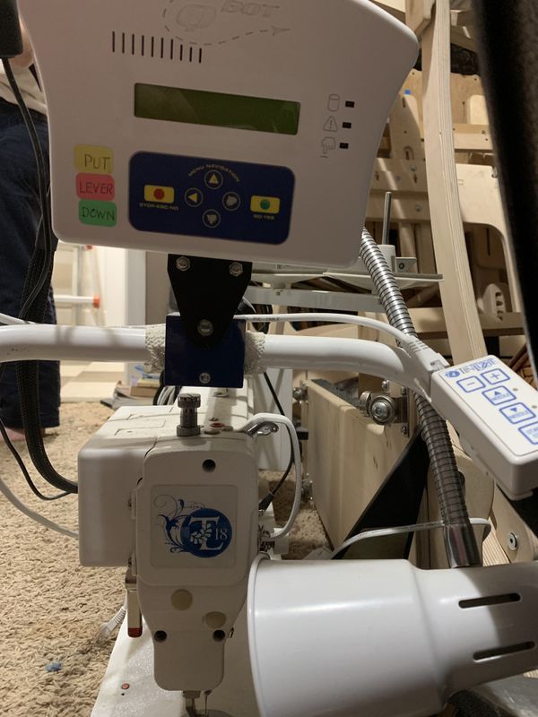 Tin Lizzie 18” long arm quilting machine and 10ft quilt frame for Sale