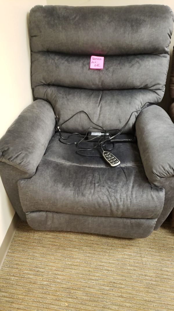 Brand new lazy boy electric recliner for crazy cheap! for Sale in ...