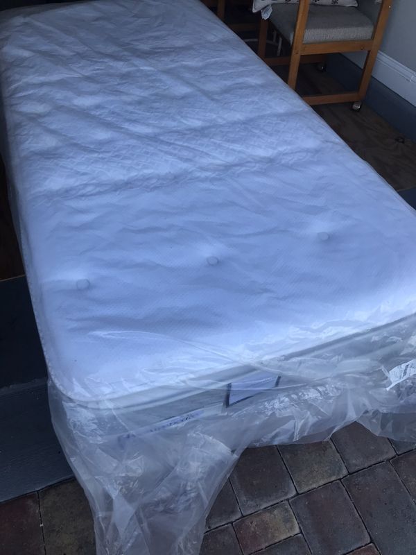 Sealy Posturepedic twin size mattress pillow top and box ...