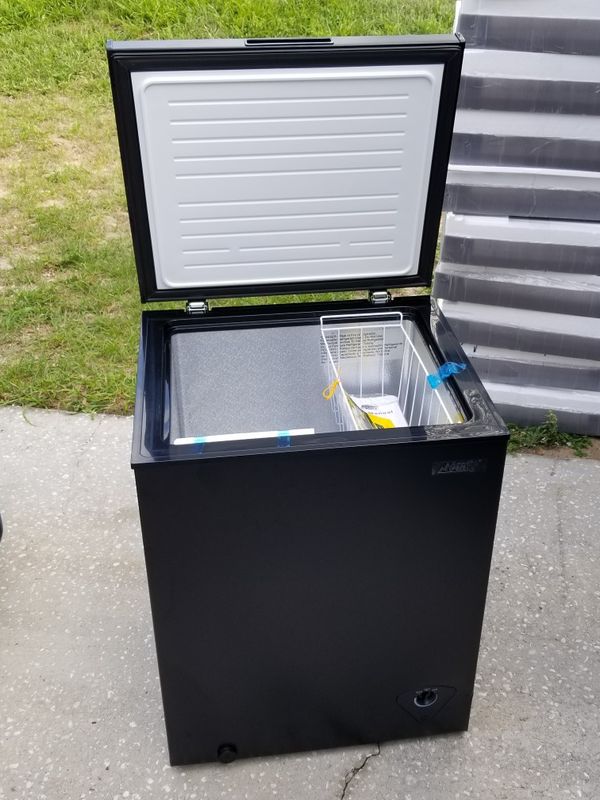 Freezer chest deep freezer 5 cubic feet for Sale in Minneola, FL OfferUp