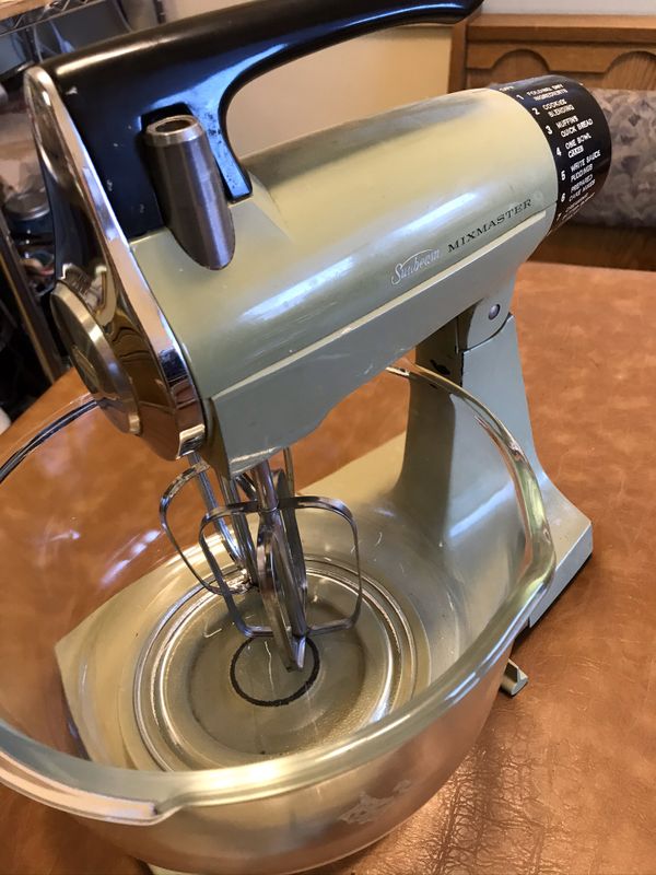 Vintage 1960’s Sunbeam Mixmaster Avocado Green Stand Mixer for Sale in