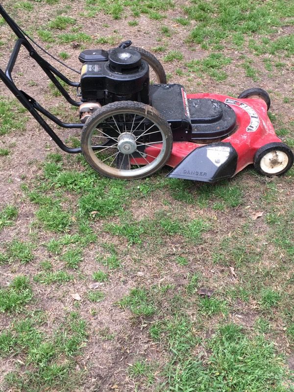 Lawn Chief 22" High Wheel 5hp Lawn Mower for Sale in Midlothian, TX