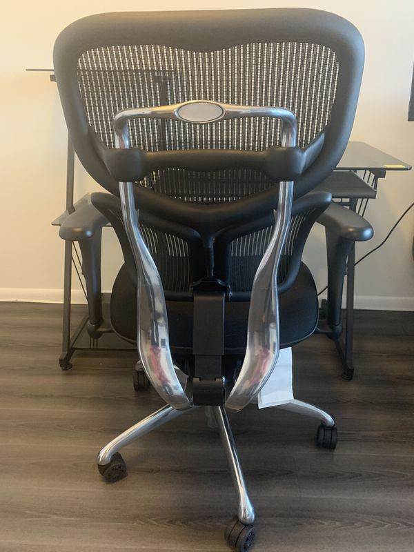 Black mesh ergonomic office chair. Workpro 12000 series ergonomic mesh