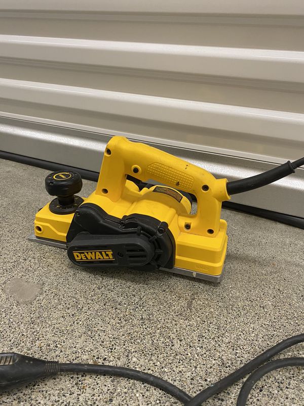 Dewalt D26676 5.5 Amp Corded 31/4 in. Portable Hand Planer for Sale in