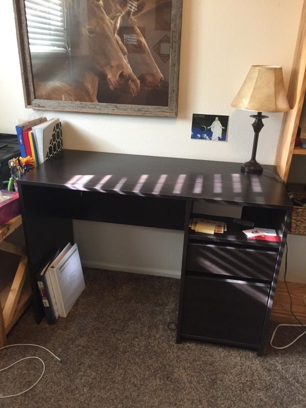 Target Room Essentials Desk!! for Sale in Springville, UT OfferUp