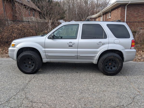 2006 Ford Escape Limited V6 AWD Lifted for Sale in Laurence Harbor, NJ ...