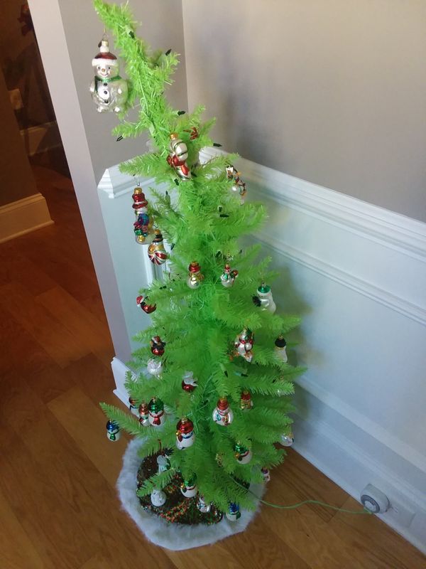 Christmas Tree Pre-lit- Whimsical Lime Green for Sale in Fountain Inn ...