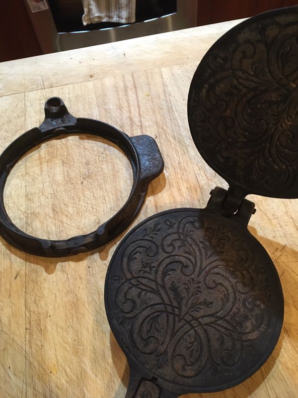 Vintage Pizzelle cookie maker. Cast iron made in Norway for Sale in