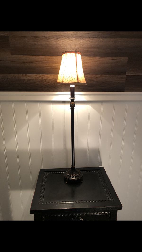 Tall Skinny Black Table Lamp / Besides providing the desired amount of