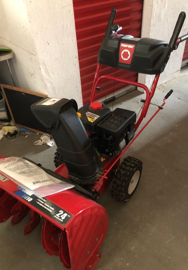 Troy Bilt 24 inch snow blower for Sale in Wallingford, CT - OfferUp