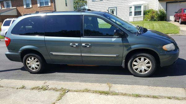 '05 Chrysler Town and Country Touring only *$3100 obo!* for Sale in ...