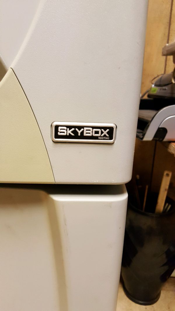 Maytag Skybox Personal Vending Machine (Rare) for Sale in Chicago, IL