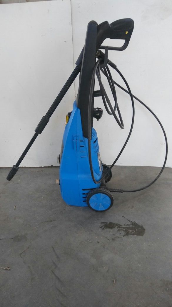 Pacific hydrostar 1650 PSI pressure washer for Sale in Cathedral City