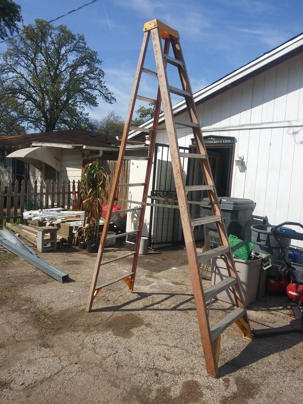 Werner 10 ft. Step ladder for Sale in Dallas, TX - OfferUp