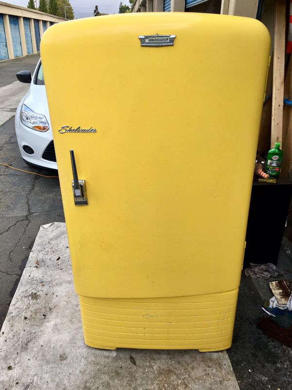 !!Working!! Crosley Shelvador Vintage 50’s Refrigerator for Sale in ...