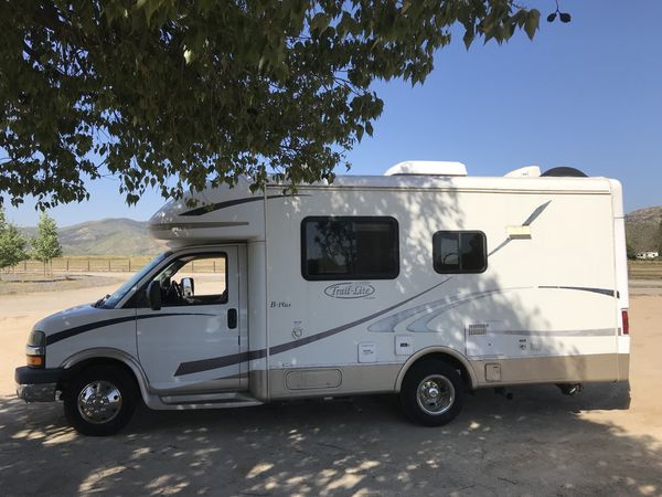 2004 Rv B-Plus Trail-Lite Chevy V8 20 ft low milage for Sale in Long ...