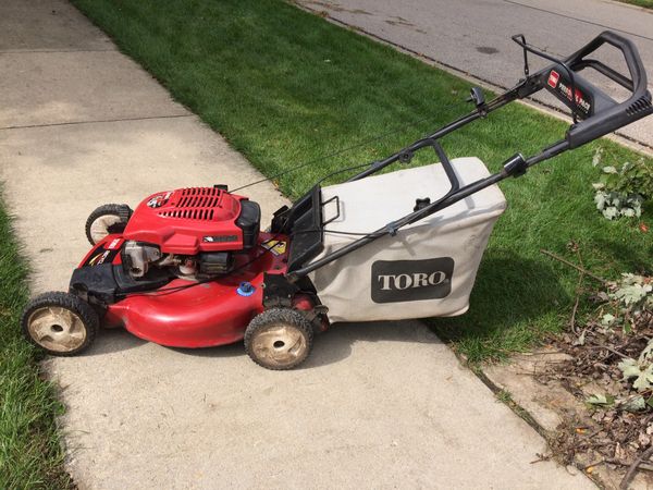 Toro recycler 6.5 hp self propelled lawn mower runs great for Sale in ...