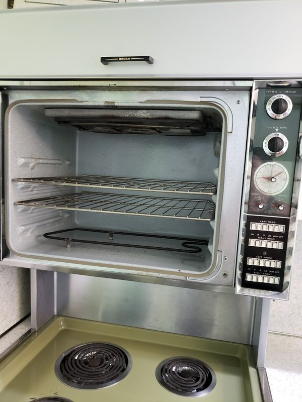 General Electric Americana stove/oven for Sale in Hallandale Beach, FL