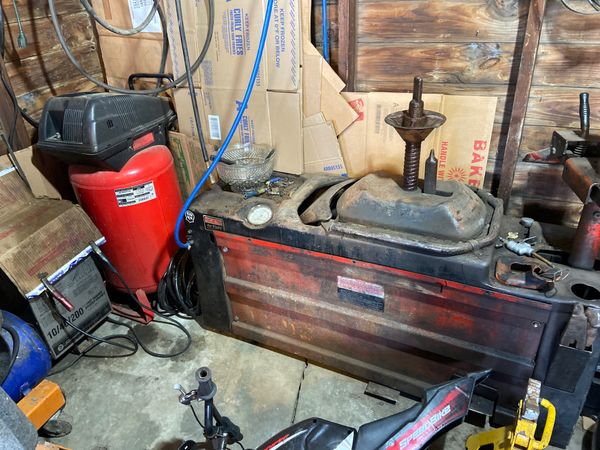 tire machine with Air compressor for Sale in Detroit, MI - OfferUp