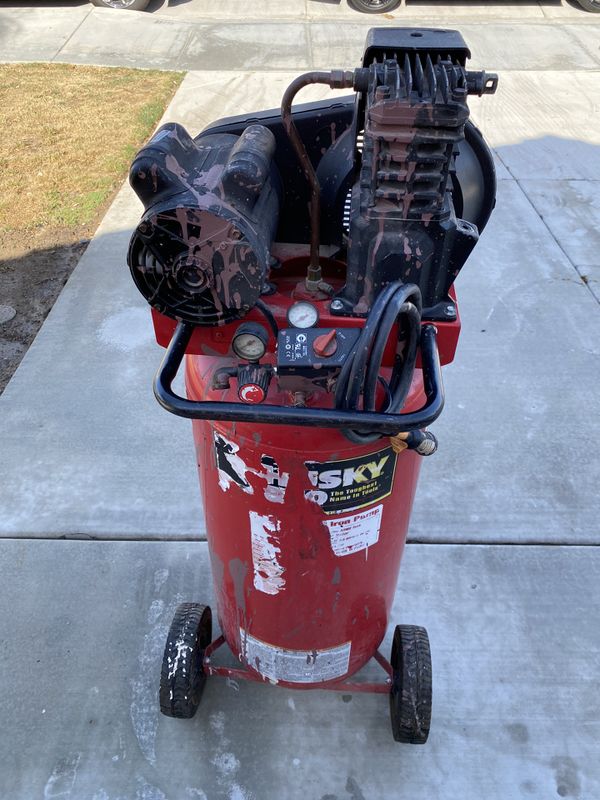 Husky Pro Air Compressor 30 Gal. 2.0HP 135PSI (NO AIRHOSE) for Sale in