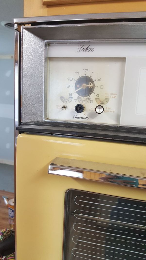 Harvest Gold Yellow Vintage Retro Built In Wall Oven Stove Unit GM