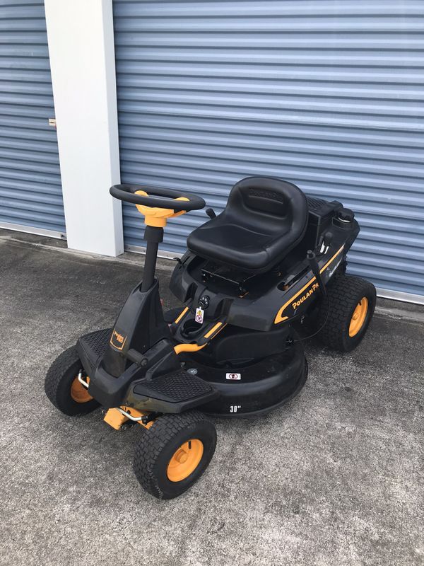 POULAN PRO TRACTOR 30 INCH RIDING LAWN MOWER for Sale in Clermont, FL