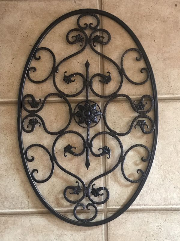 Oval Wrought Iron Wall Decor for Sale in San Antonio, TX - OfferUp