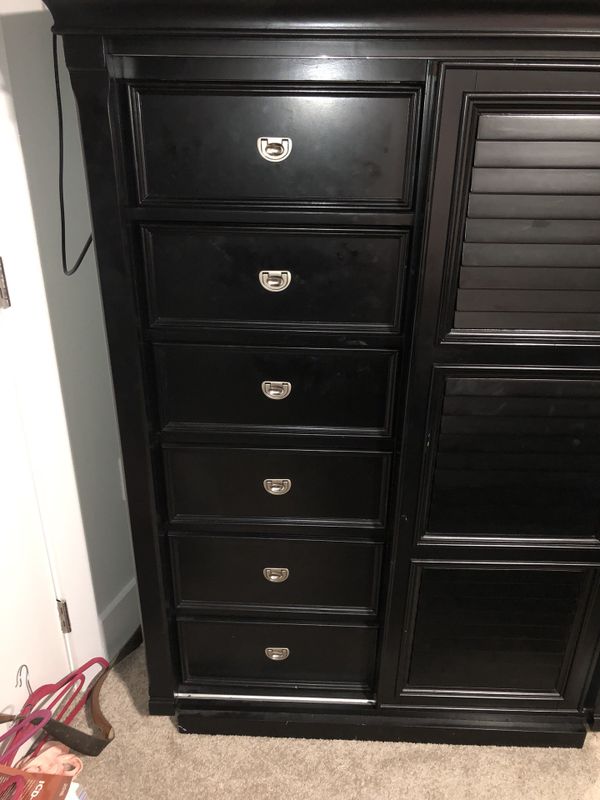 Black Gentleman’s Chest/Armoire for Sale in Mebane, NC OfferUp