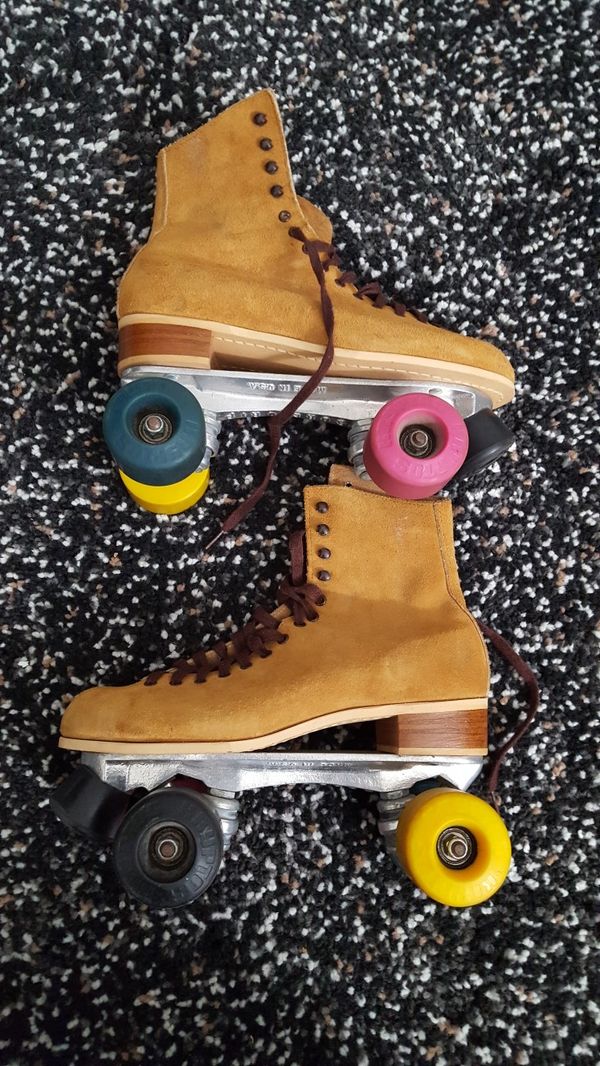 Vintage Riedell Roller Skates Brown Leather Size 9 for Sale in Buena