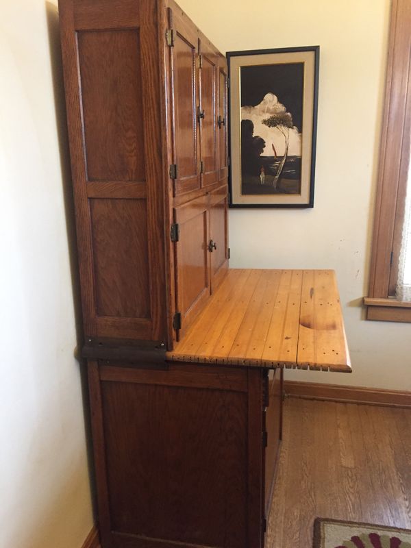 Antique Wooden Bakers Hutch/Buffet for Sale in Cleveland, OH OfferUp