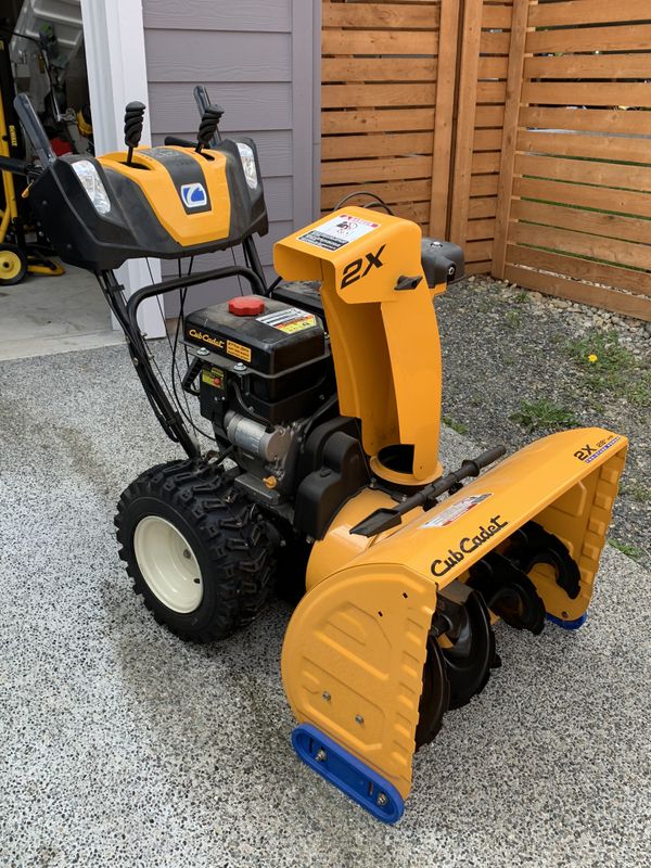 Cub Cadet 2X Snow Blower for Sale in Bonney Lake, WA OfferUp