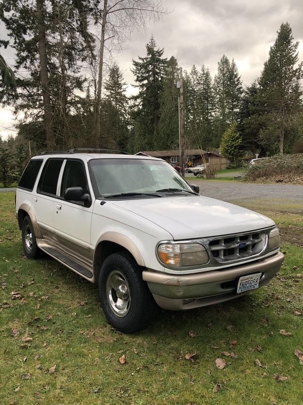 1997 Ford Explorer (Eddie Bauer Edition) for Sale in Lake Stevens, WA