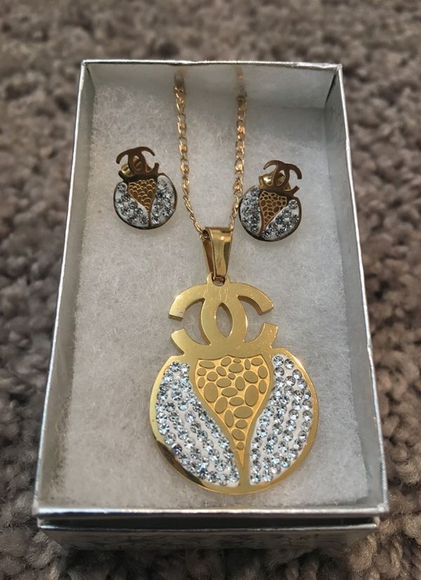 3 piece Earrings, Pendant with Necklace set Chanel 14K