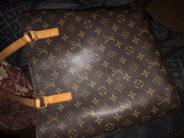 Authentic Louis Vuitton hand bag for Sale in Philadelphia, PA - OfferUp