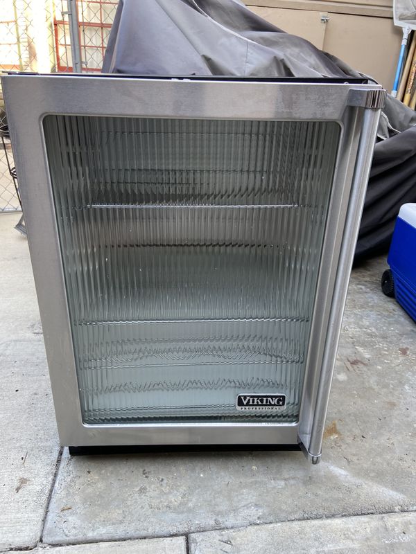 Viking 24” Wine and Beverage Refrigerator (Parts or Repair) for Sale in