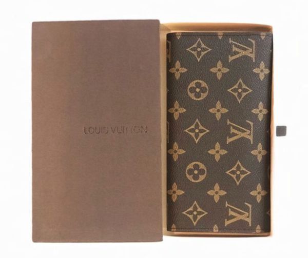 Wallet red Louis Vuitton (LV) for Sale in Charlotte, NC - OfferUp