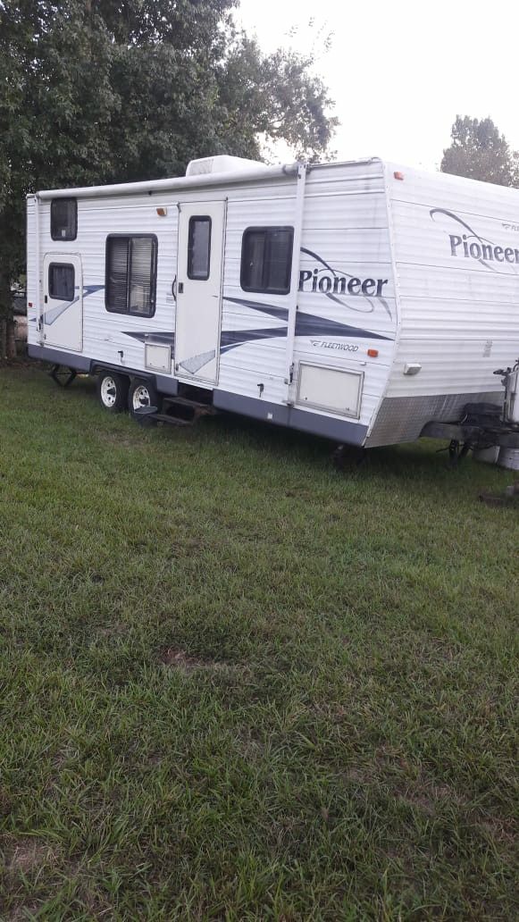 2006 25 ft Pioneer travel trailer for Sale in Tomball, TX OfferUp
